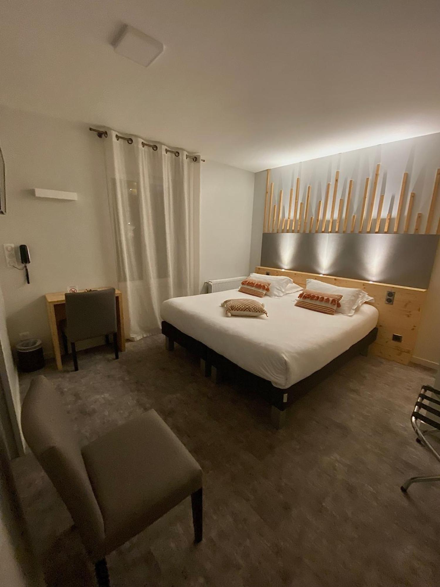 Le Castelet Hotell Le Mont-Dore Exteriör bild
