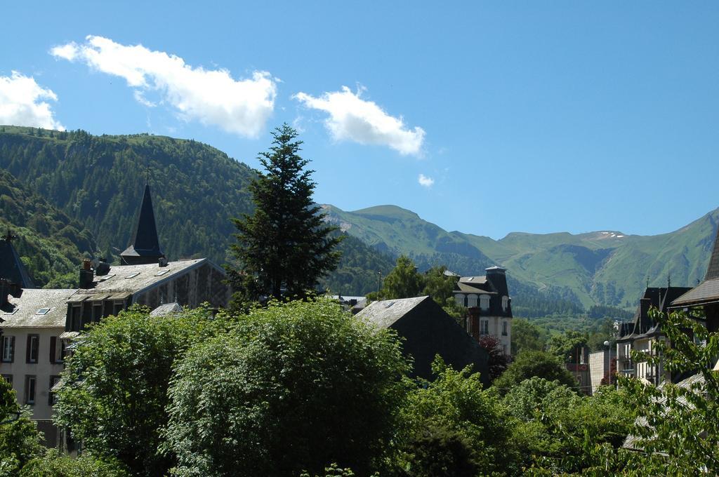 Le Castelet Hotell Le Mont-Dore Exteriör bild