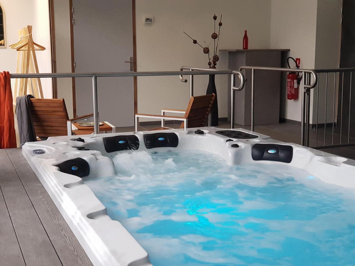Le Castelet Hotell Le Mont-Dore Exteriör bild